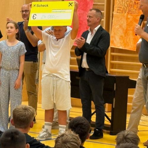 Scheckübergabe Spendenlauf 2025